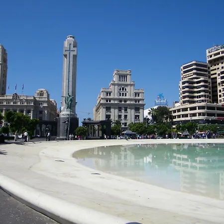 Laurent House Nyaraló *